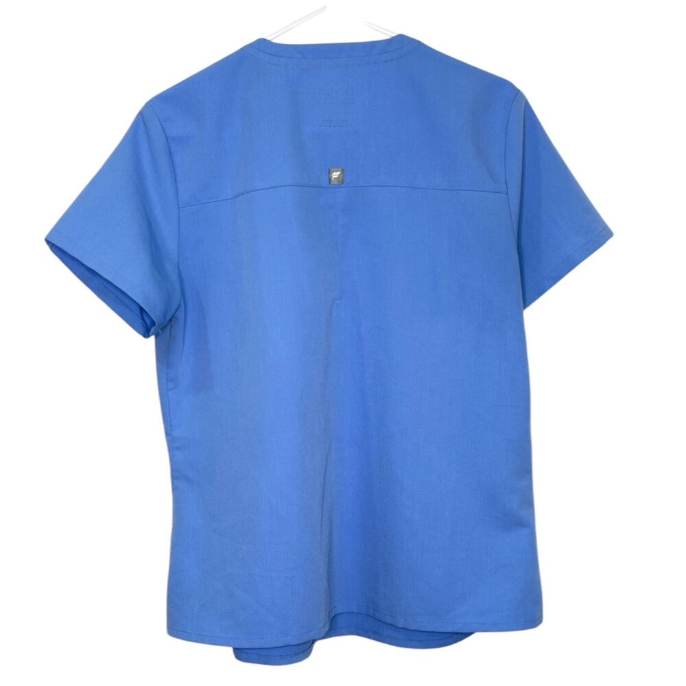 Fabletics Vital Scrub Top Semi Fit V-Neck Short Sleeve in Ceil Blue Medium - Picture 2 of 7